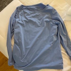 Vineyard vines medium shirt